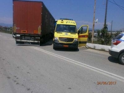 Eordaialive.com - Τα Νέα της Πτολεμαΐδας, Εορδαίας, Κοζάνης Τροχαίο ατύχημα στην Πτολεμαϊδα - Ι.Χ καρφώθηκε σε νταλίκα (φωτογραφίες)