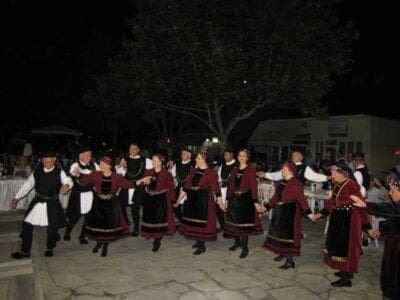 Eordaialive.com - Τα Νέα της Πτολεμαΐδας, Εορδαίας, Κοζάνης Το χορευτικό του συλλόγου Γρεβενιωτών Κοζάνης στο Καρπερό.