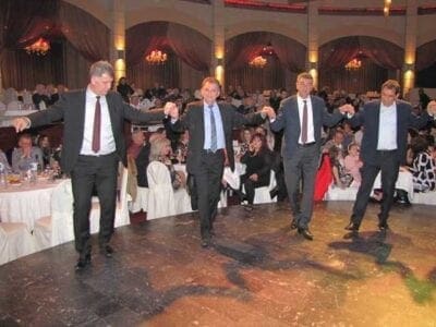 Eordaialive.com - Τα Νέα της Πτολεμαΐδας, Εορδαίας, Κοζάνης Mε επιτυχία πραγματοποιήθηκε ο Ετήσιος Χορός του Συλλόγου Γρεβενιωτών Κοζάνης  “Ο ΑΙΜΙΛΙΑΝΟΣ” (φωτογραφίες)