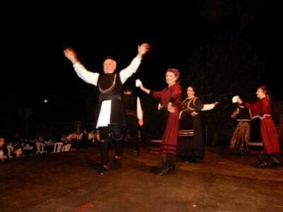 Eordaialive.com - Τα Νέα της Πτολεμαΐδας, Εορδαίας, Κοζάνης το χορευτικό του συλλόγου Γρεβενιωτών Κοζάνης Ο ΑΙΜΙΛΙΑΝΟΣ στις εκδηλώσεις της Κάτω Γέφυρας Θεσσαλονίκης.